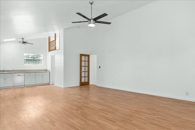Building Photo - 107 S Aviation Blvd