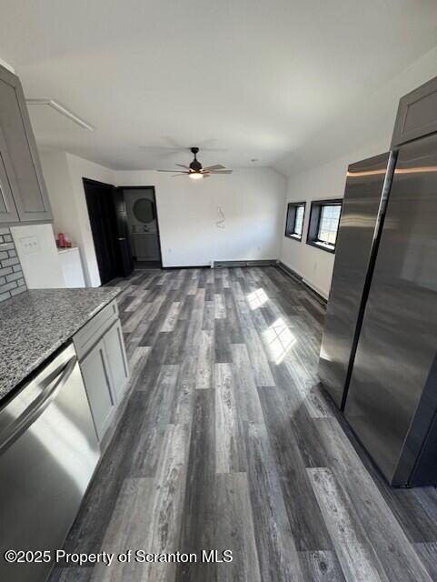 Building Photo - 901 S Valley Ave