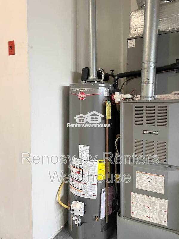 Building Photo - 528 Plantation Dr