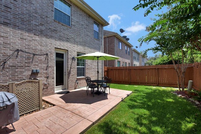Building Photo - 1130 Sopris Dr
