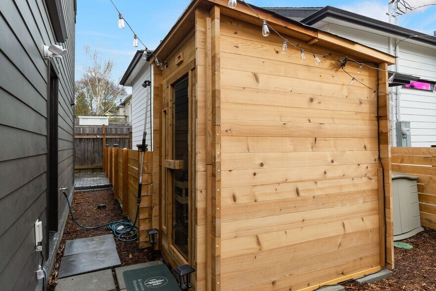 Building Photo - 7549 32nd Ave NW