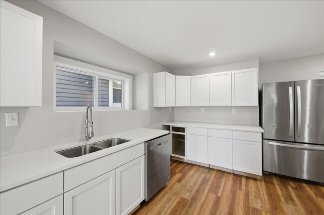 Building Photo - 1138 36th St