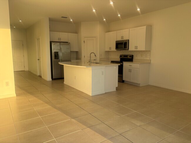 Building Photo - 2302 Alee Ln