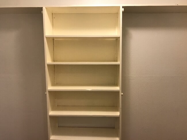 Building Photo - Gorgeous and spacious home in Danbury, Just remodeled and move in ready!