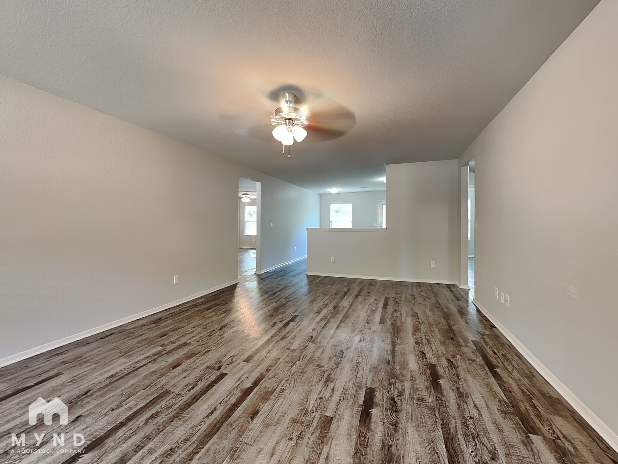 Building Photo - 9207 Pleasant Valley Dr