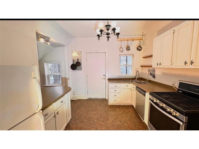 Building Photo - 1253 Ashland Ave