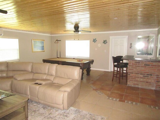 Building Photo - 2811 Poinciana Ct