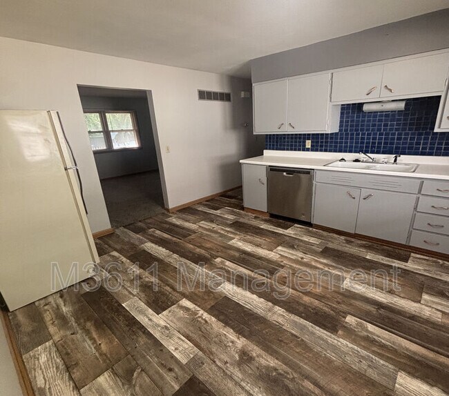 Building Photo - 5315 Leighton Ave
