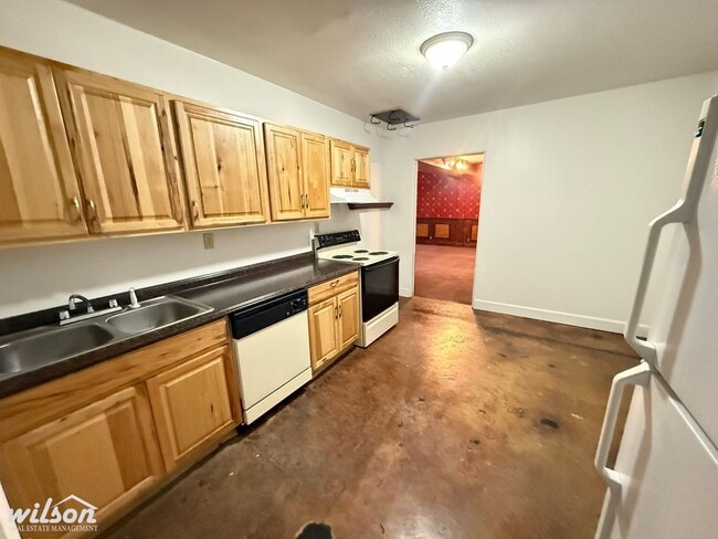 Building Photo - 807 W Yakima Ave
