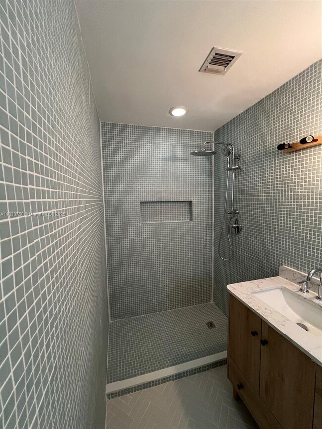 Building Photo - 6501 SW 65th St