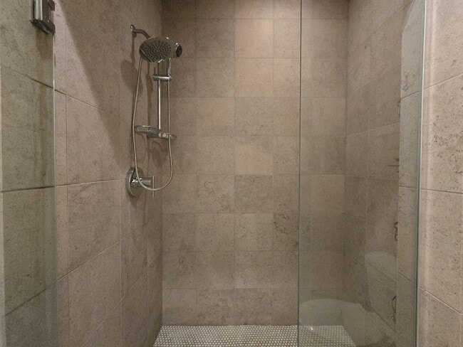 Building Photo - 927 Alto St