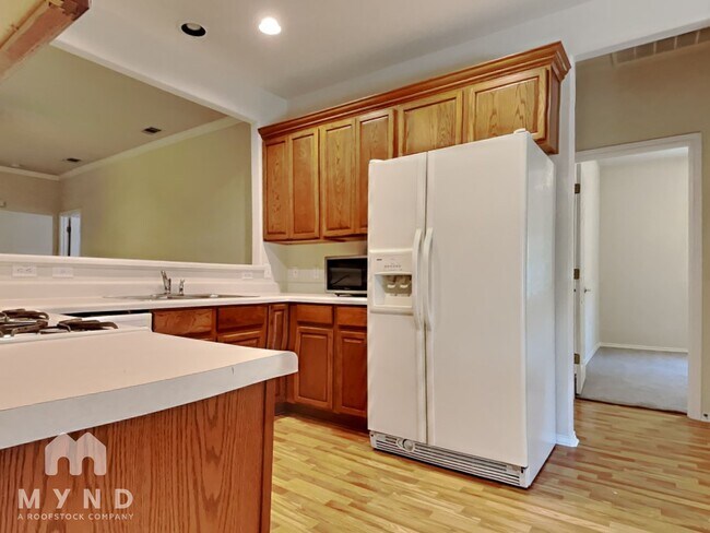 Building Photo - 115 Ranier Ln