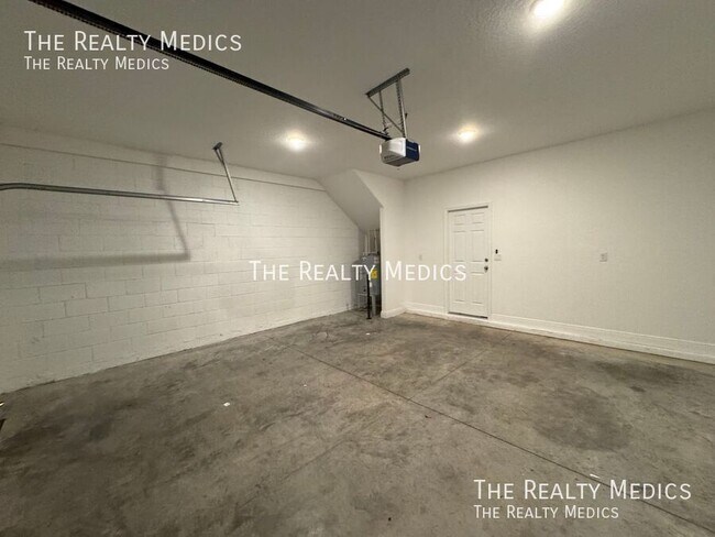 Building Photo - 11818 Dune Aly