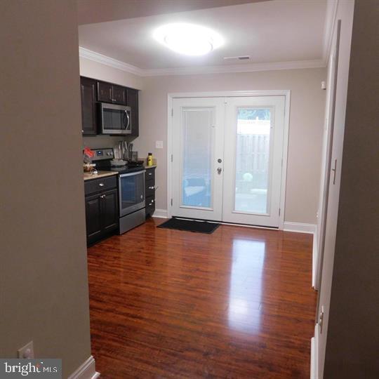 Building Photo - 567 Lancaster Pl