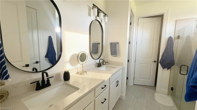 Building Photo - 15522 Olympic Ct