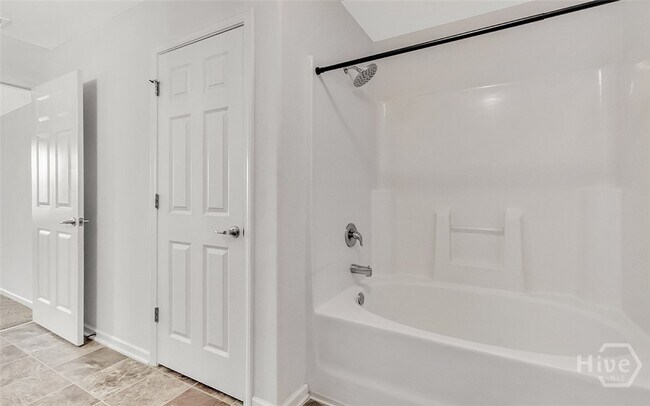 Building Photo - 40 Burnt Oak Rd