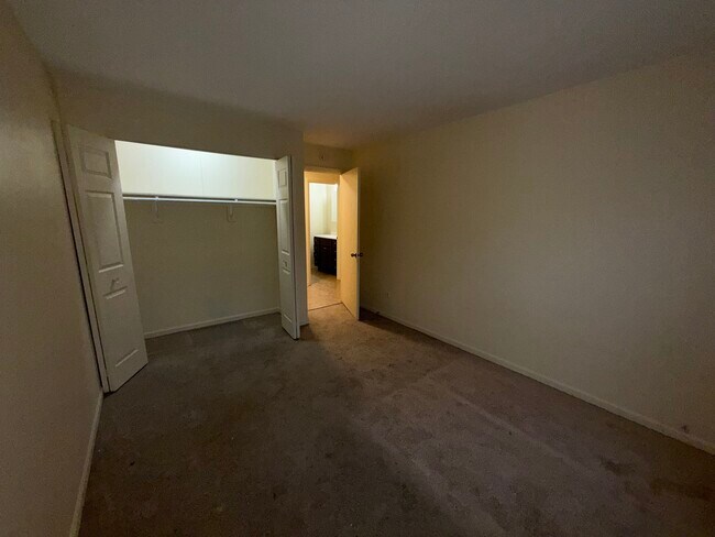 Building Photo - 110 N Kenilworth Ave