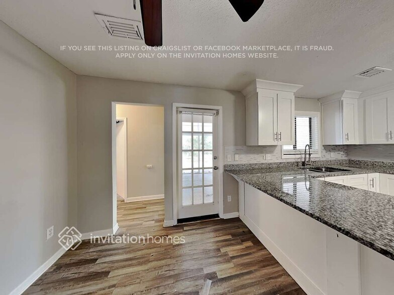 Building Photo - 5388 Golfcrest Cir