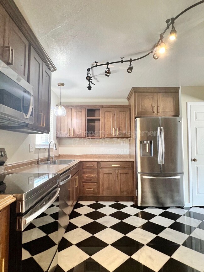 Building Photo - 514 Catalina Dr