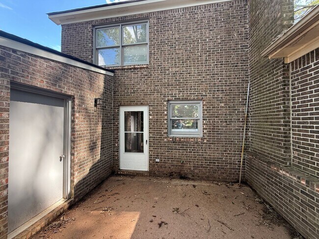 Building Photo - 542 Greentree Terrace