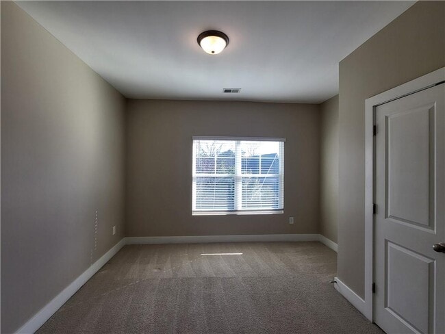 Building Photo - 5728 Taylor Wy