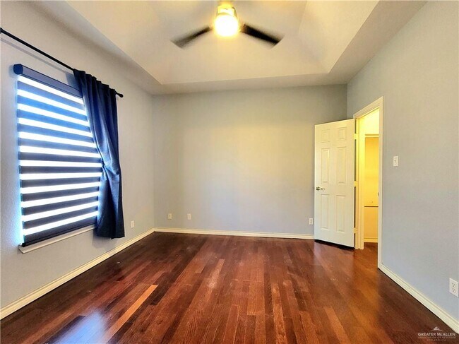 Building Photo - 21 N Opal St