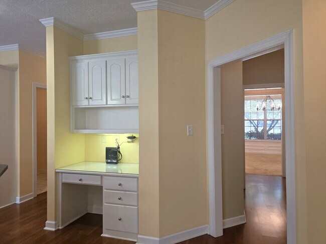 Building Photo - 932-p932 Windmill Pkwy