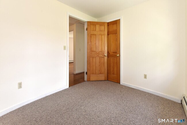 Building Photo - 18 Old Young St