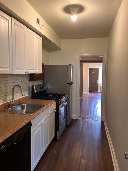 Building Photo - 1424 Staples St NE