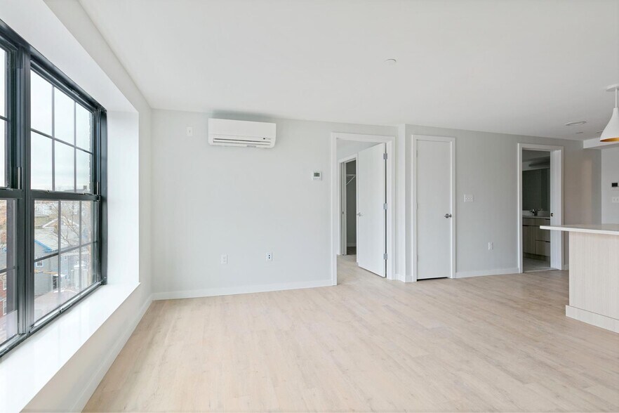 Building Photo - 1 Soden Pl