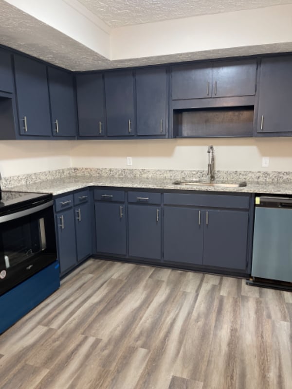 Building Photo - 9245 Colony Dr NW