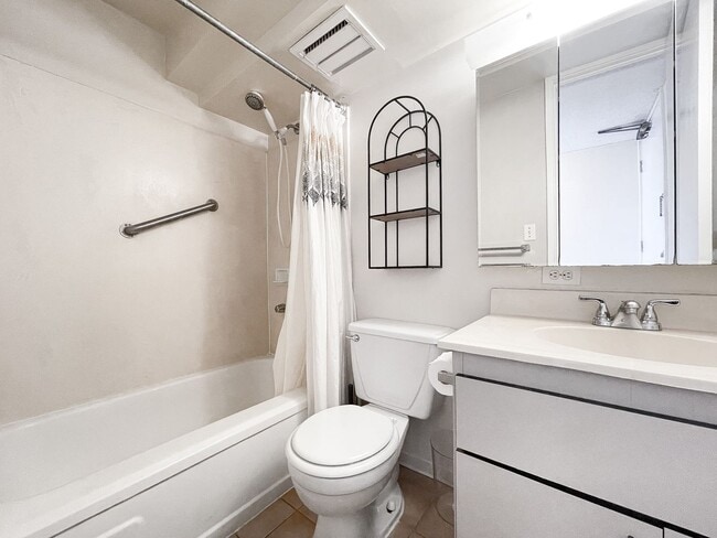 Building Photo - 445 Seaside Ave