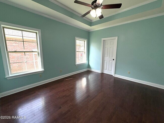 Building Photo - 120 Mirada Ln