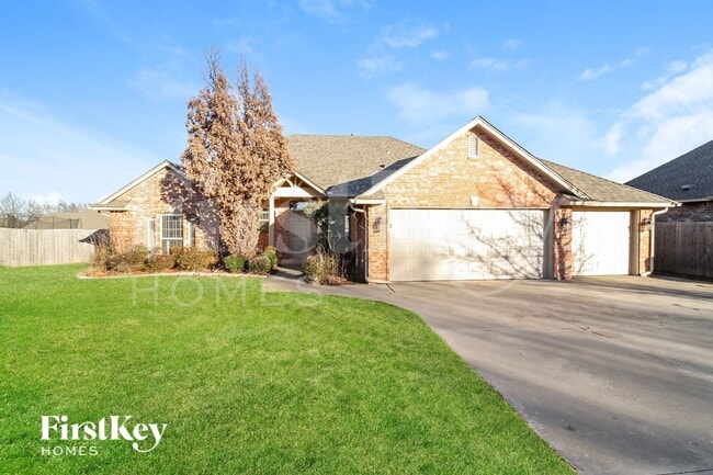 Building Photo - 3113 Highland Glen