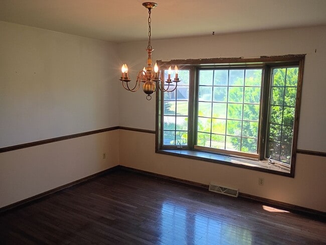 Building Photo - 20550 Coventry Dr