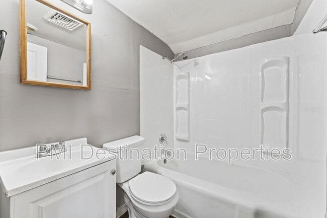 Building Photo - 9408 East 23rd St S