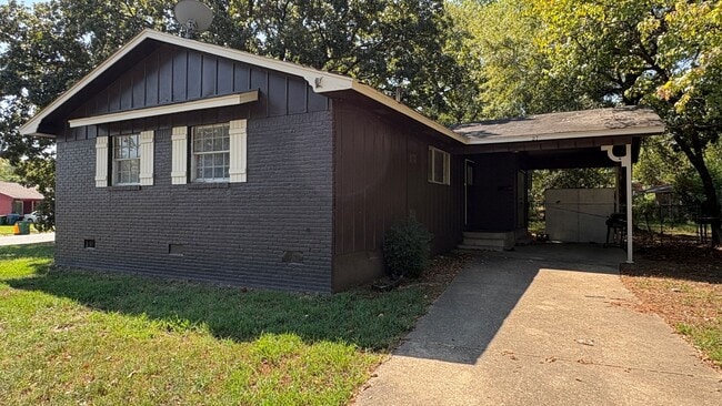 Building Photo - 27 Meldia Dr