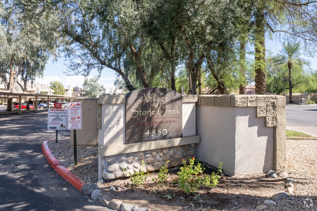 Building Photo - Villas at Stone Creek