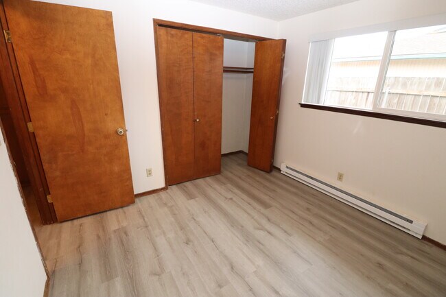 Building Photo - 4732 Cougar Ct SE