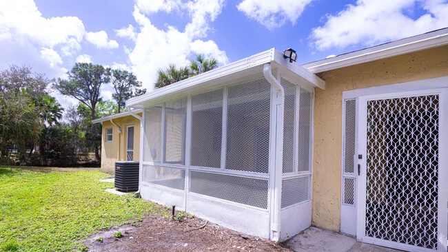 Building Photo - 202 Sparrow Dr