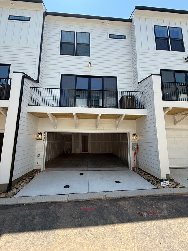 Building Photo - Brand New Townhome in Ballantyne!!