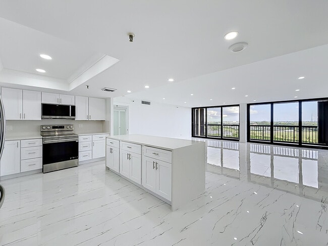 Building Photo - 2480 Presidential Way
