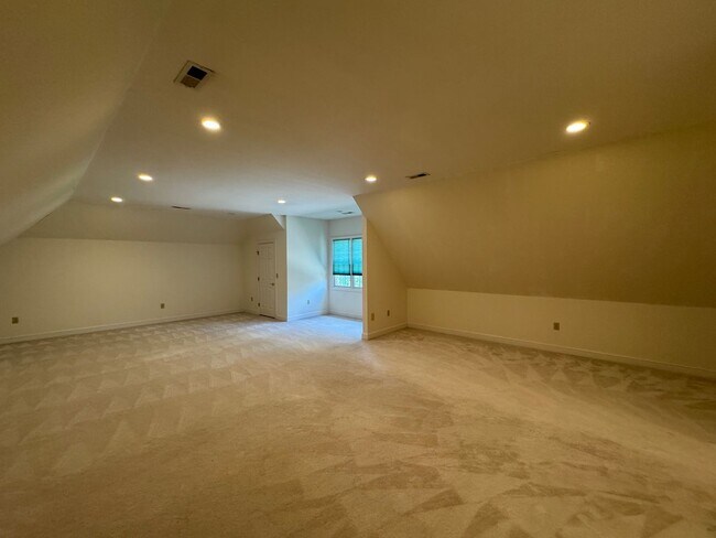 Building Photo - South AVL - Grand Residence in The Cotswol...