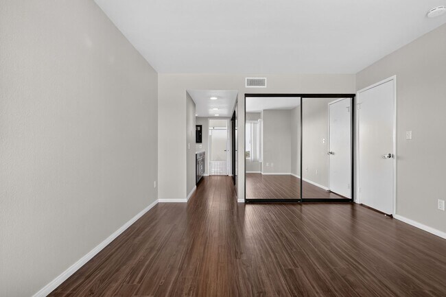 Building Photo - 841 America Way