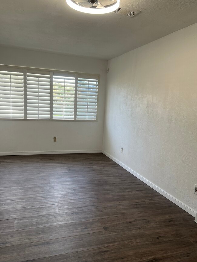 Primary Photo - 27161 Royce Ln