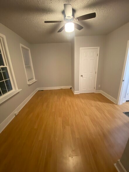 Building Photo - 2523 Sidney Ave