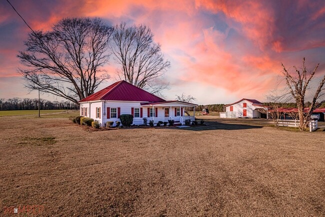 Primary Photo - RENOVATED FARMHOUSE in Mt. Olive!