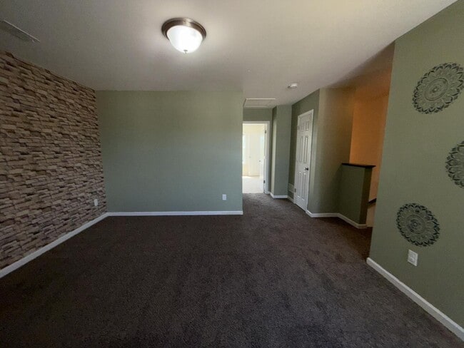 Building Photo - Beautiful 2 Bedroom / 2.5 Bath for Rent in Maryland Heights !