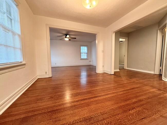 Building Photo - Updated 2BD 1BA Home in Douglas Place!!