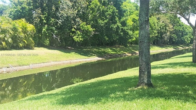 Building Photo - 453 Lakeview Dr